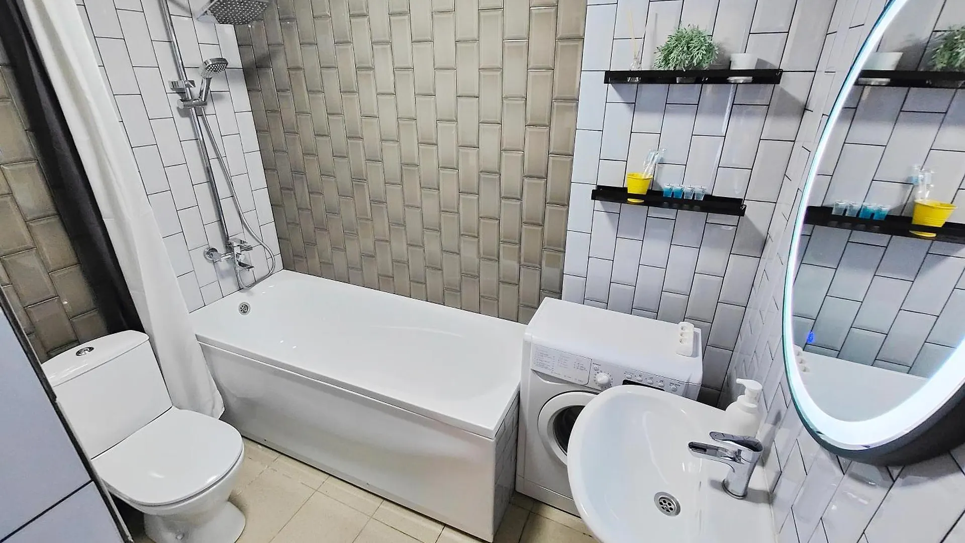 Апартаменты Moon Apartments -Арбат 25 Центр Almaty 0*,